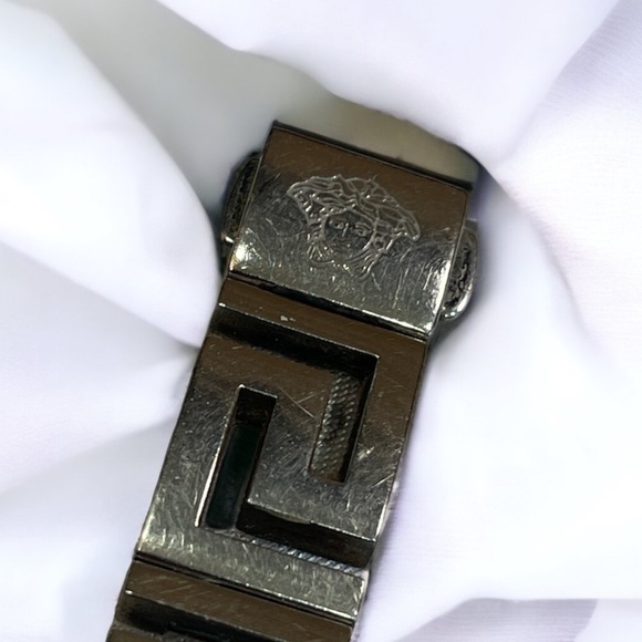 Vintage Versace Articulated Watch - Picture 4 of 7